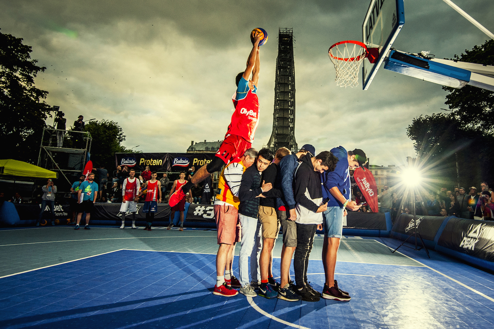 OlyBet Sports Bar slam-dunk konkursā uzvar Bulduris