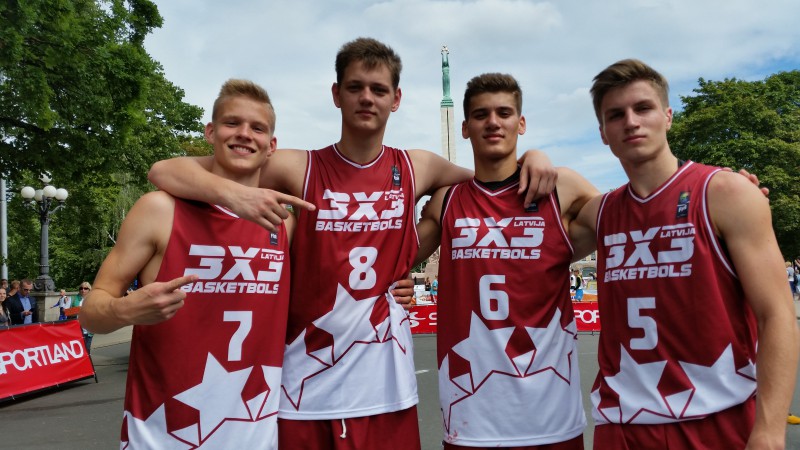 FIBA 3x3 basketbols: Latvijas junioriem ceļazīme uz EČ finālturnīru un 2.vieta