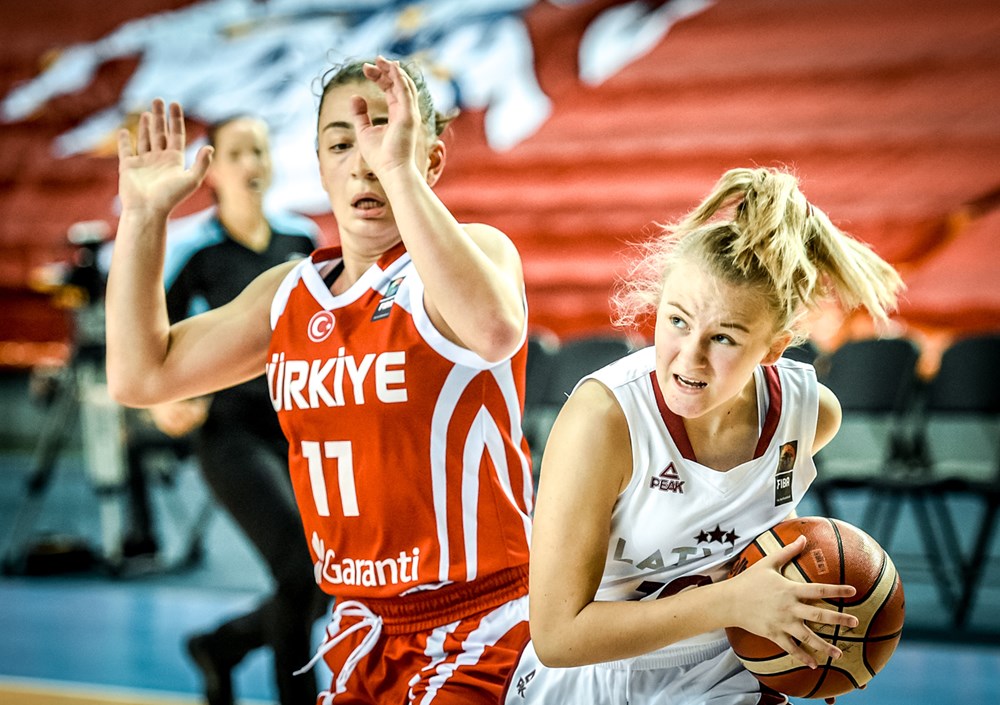 U16 meitenes: Francijas turnīrā finišs ar uzvaru