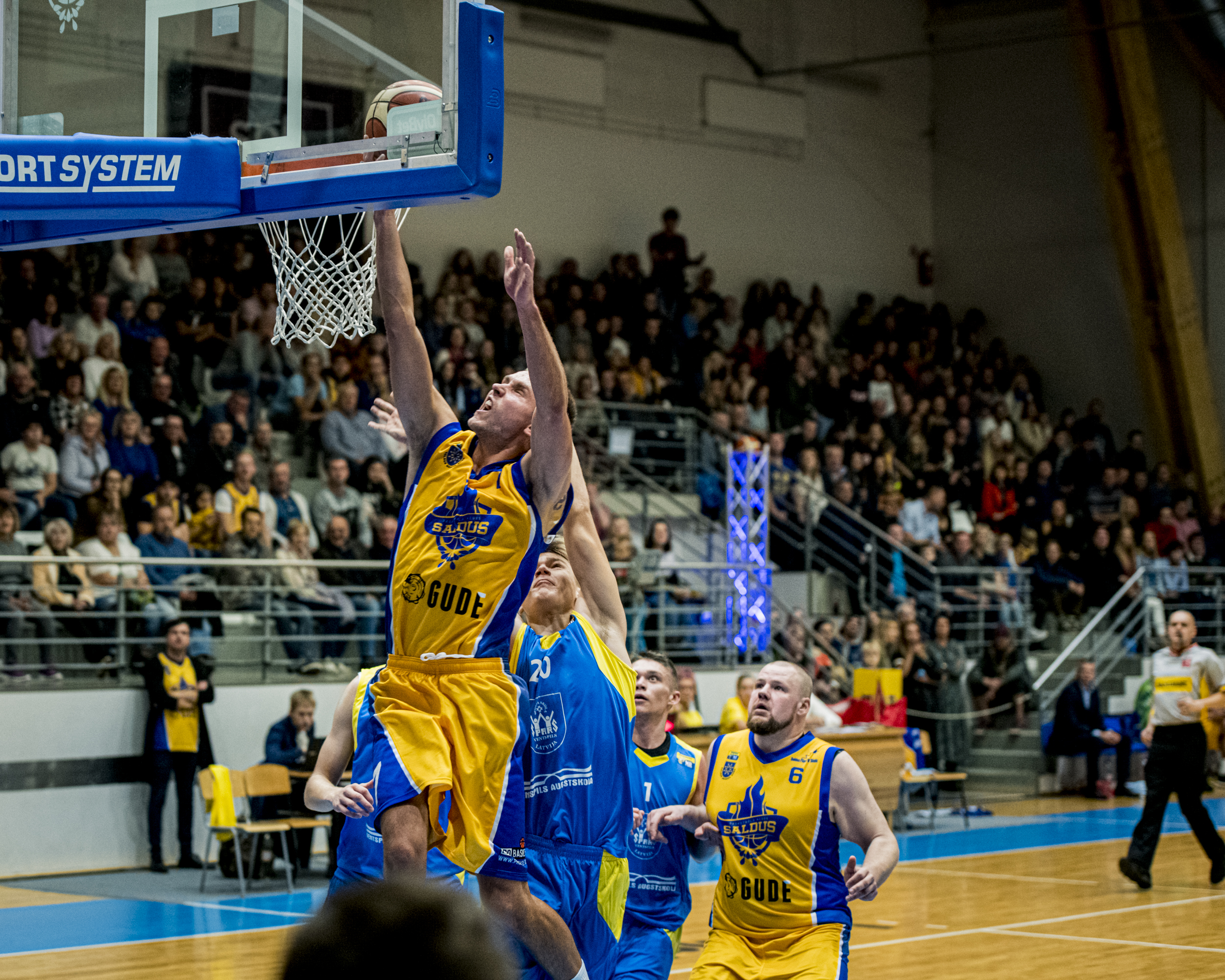 Video: BK Saldus atspēlējas un pārliecinoši pieveic Ventspils Augstskolu 