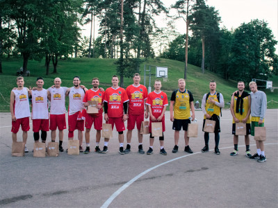 3x3 basketbola sezona Latvijā atklāta ar 42 komandu turnīru Madonā