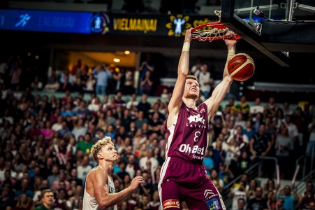 Dāvis Bertāns: “Prieks, ka atkal spēlēšu kopā ar brāli un citiem valstsvienības basketbolistiem”  