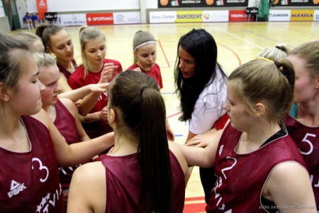 U17 meitenes: sākusies gatavošanās pasaules čempionātam