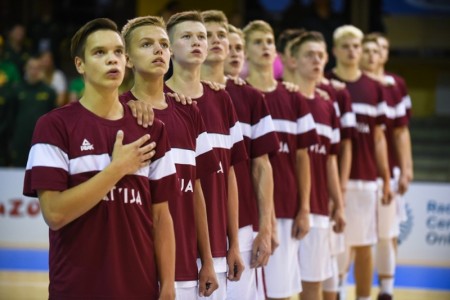 Video: Tiešraide: EČ U16 puiši plkst.17:15: Latvija - Turcija (16.08.2016, 1/8fināls)