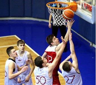 U16 puiši: Turcijas turnīrā zaudējumus mājiniekiem (papildināts)