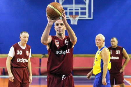 Maksibasketbols: Ikšķiles basketbolisti sakrāj iespaidīgu statistiku