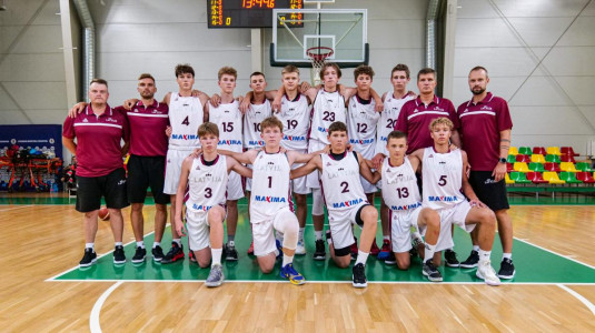 U15 puišiem Šiškauska turnīrā 3x mīnus 40. Treneris Steckis 