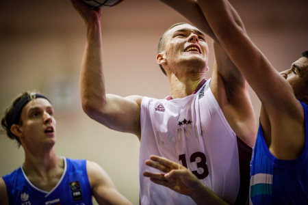 U18 vīrieši: otrais zaudējums galotnē; pirmdien 16:45 ar Franciju