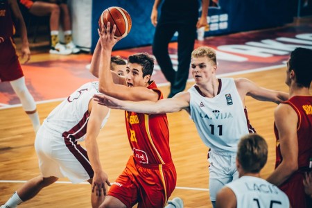 U18 puiši: pēdējā dienā jācīnās par 15.vietu