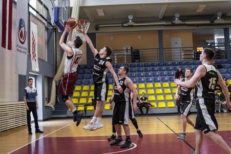 Turnīra tabulas augšgalā – līdz šim nepārspētie “Doks”!