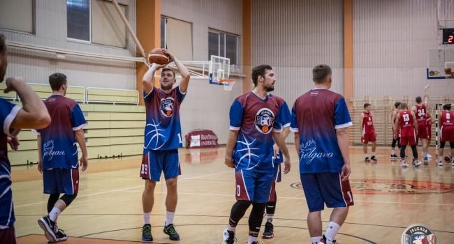 Iemetot 100 punktus, jelgavniekie pārspēj RSU basketbolistus 