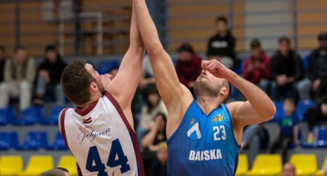 Jelgava pārliecinoši apspēlē Bauskas basketbolistus 